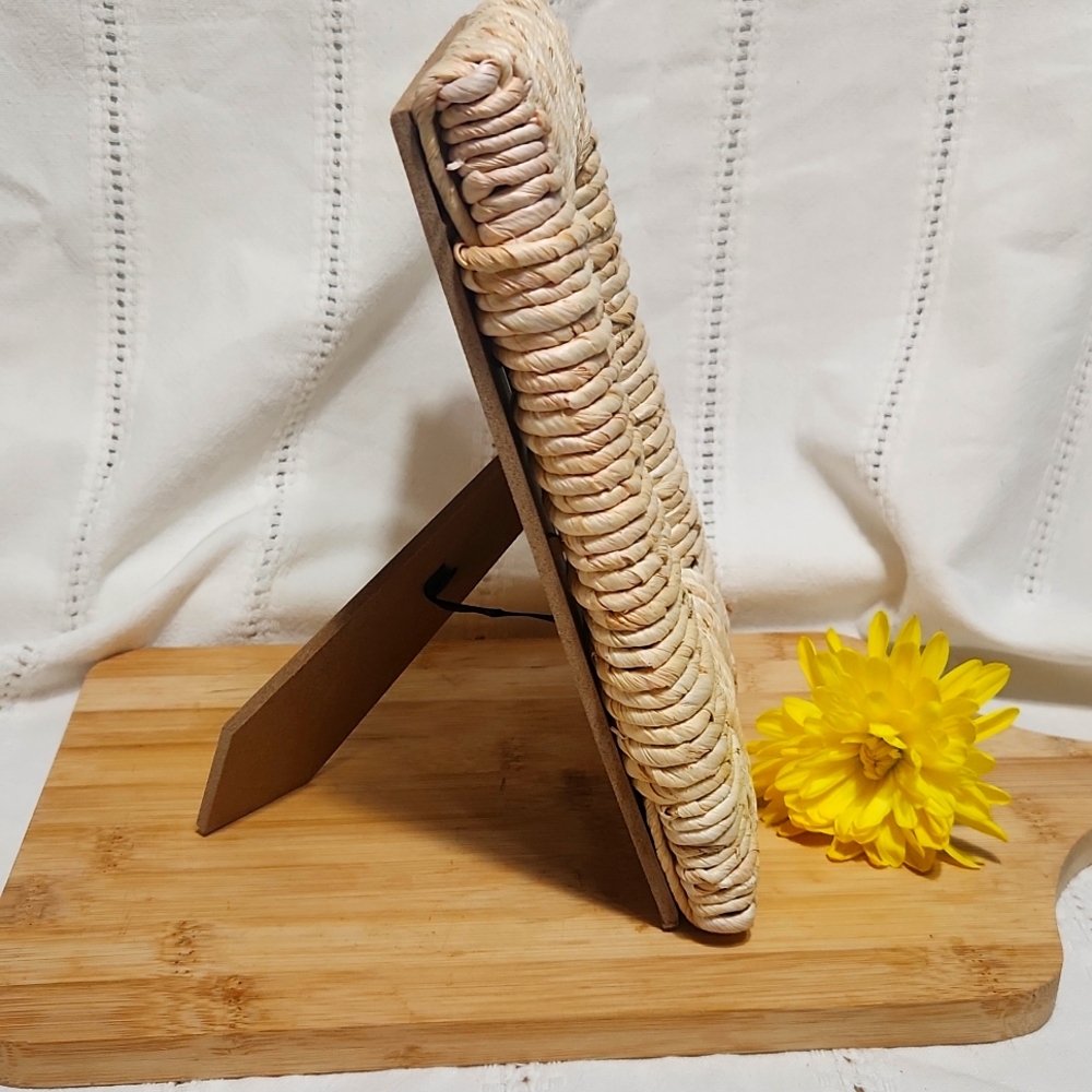 Wicker Photo Frame - Picture 4 of 7